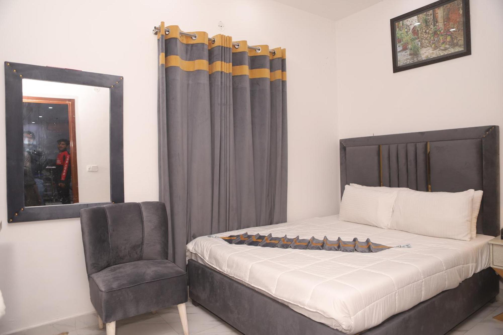 Hotel Royal Comfort Lahore Exterior foto