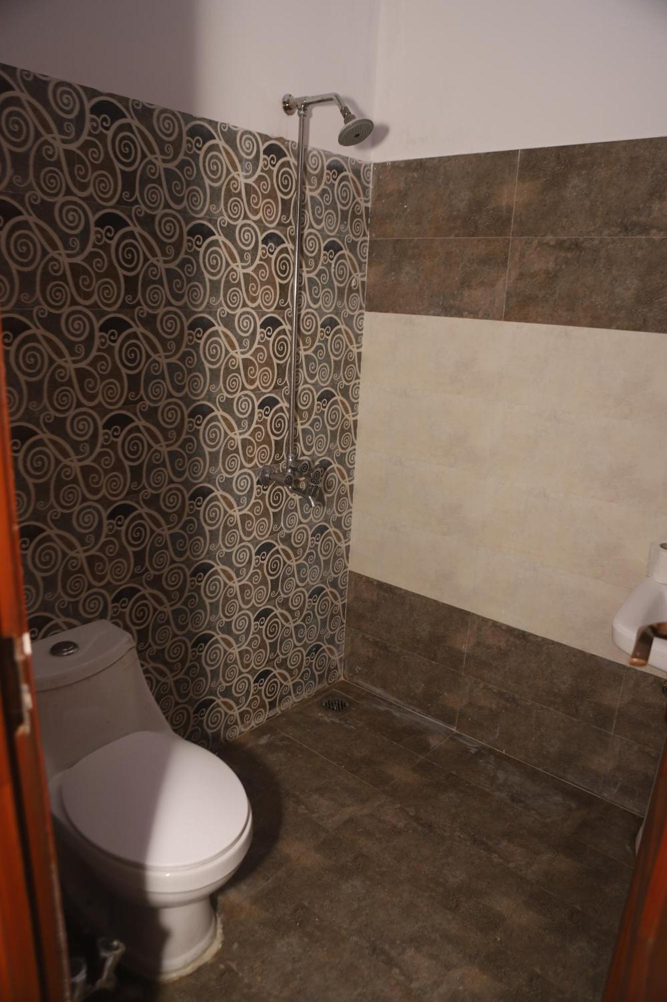 Hotel Royal Comfort Lahore Habitación foto